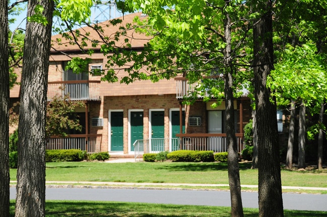 North Brunswick Manor