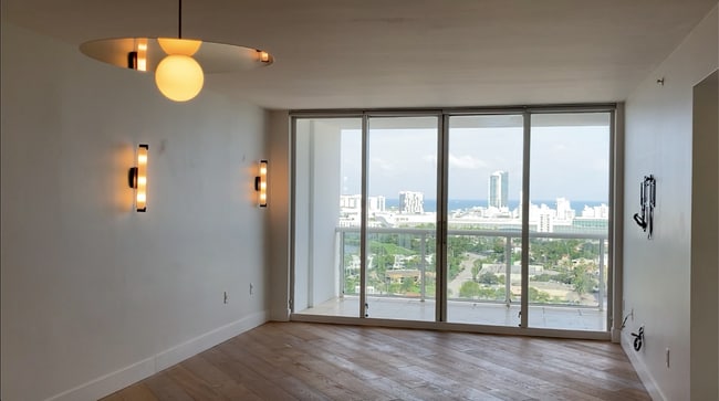 Photo - 1800 Purdy Ave Unidad 2205