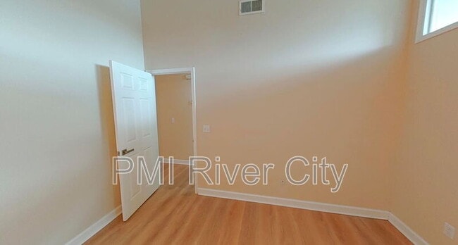 Photo - 502 Tidal Wave Ln