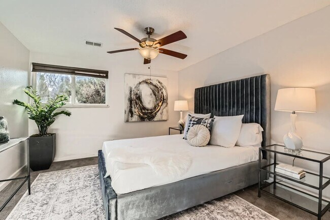 Photo - 1608 Cottonwood Dr Unit 4