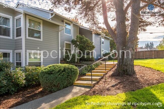 Building Photo - Charming 904 sqft 2-Bed Condo in Tualatin!