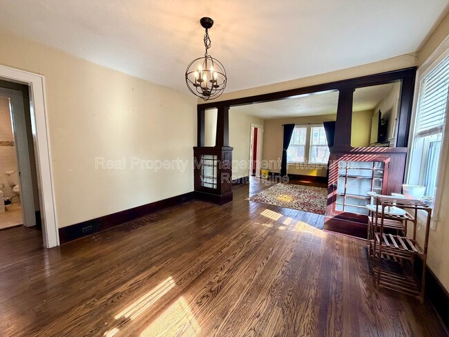 Photo - 1818 Kleber St