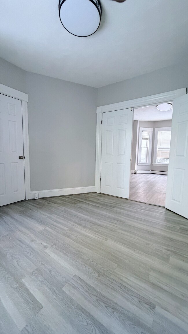 Photo - 554 Dubuque St Unit 554 Dubuque st Manchester