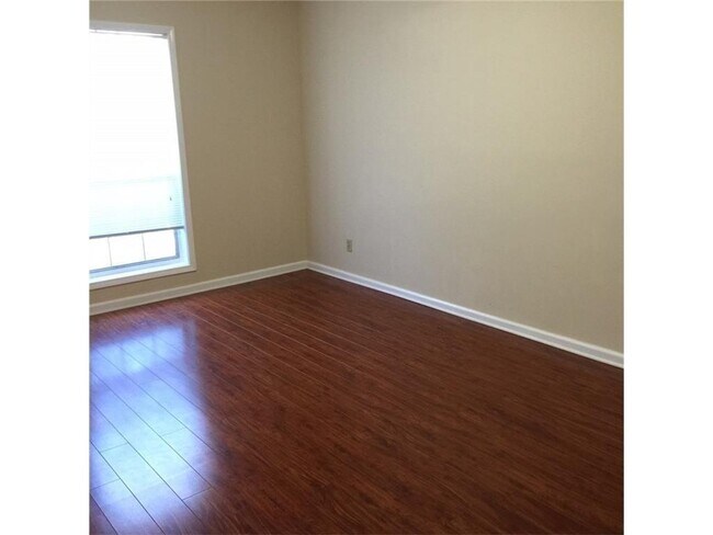 Photo - 930 Misty Creek Ct