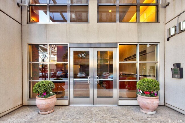 Photo - 400 Beale St