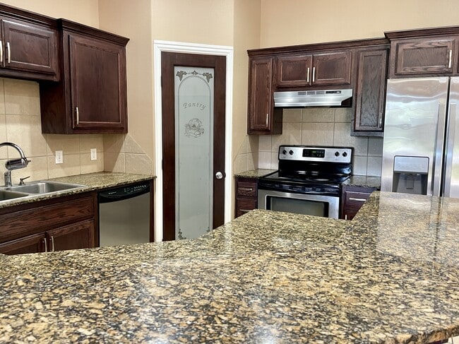 Photo - 408 Boggy Creek Dr