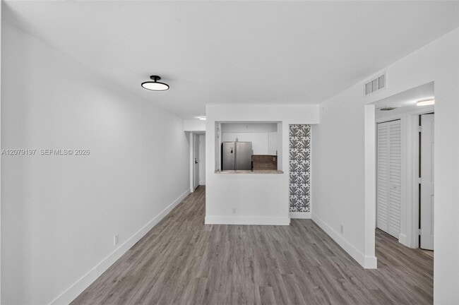 Building Photo - 501 SW 1st St Unit 607
