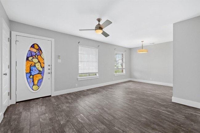 Photo - 3910 Hillside Dr