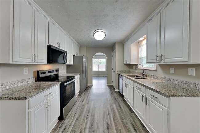 Photo - 658 Castlebrooke Way SE