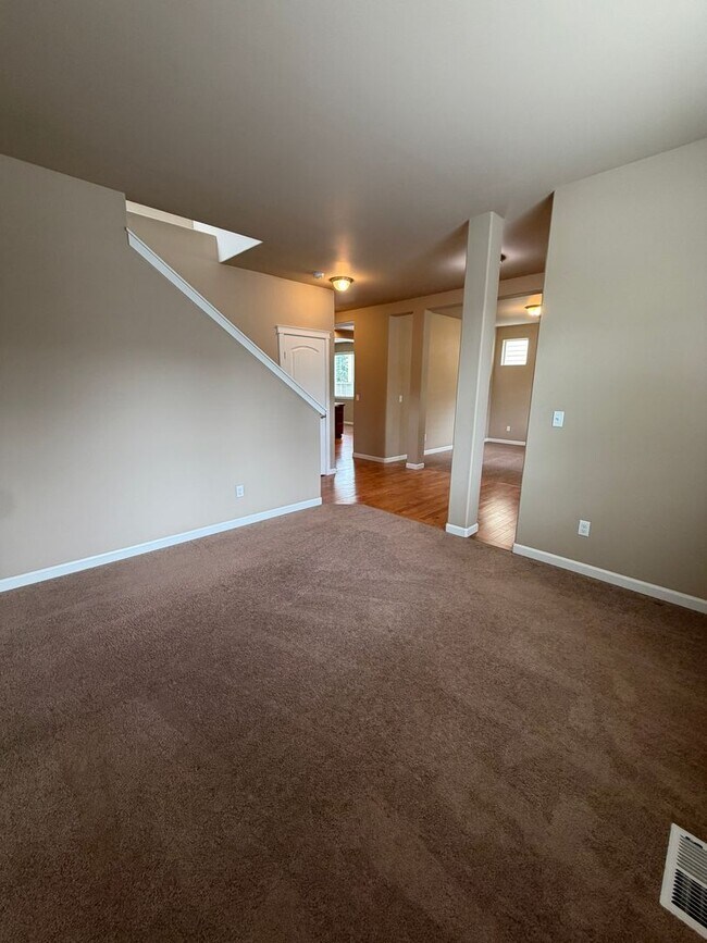Photo - 1415 Grindstone Dr SE