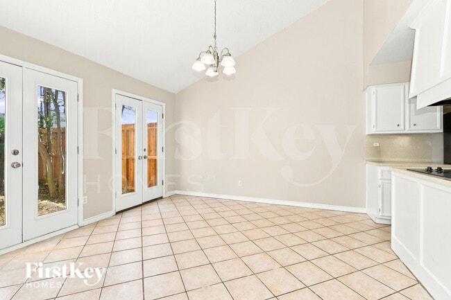 11936 Lakewood W Dr