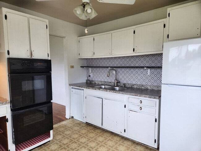 Photo - Spacious Home in Great Neighborhood