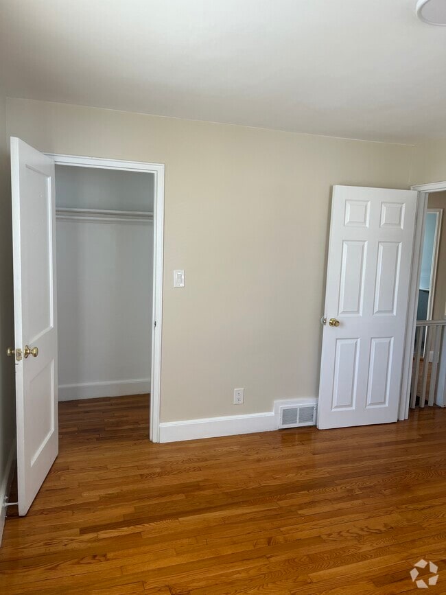 Building Photo - 42 Meadowbank Ave Unit 2 Rental