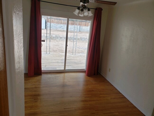 Photo - BEAUTIFUL THREE BEDROOM HOME FOR RENT!