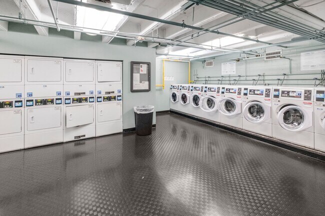 Photo - Stunning 1 BR/1 BA Condo in Southwest Wate...