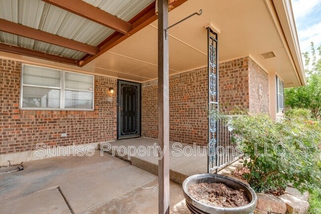 Photo - 923 NW 5th St