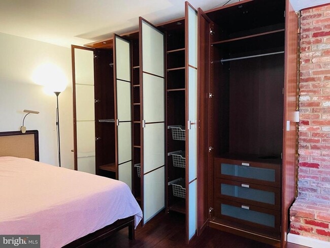 Photo - 928 Venice Dr