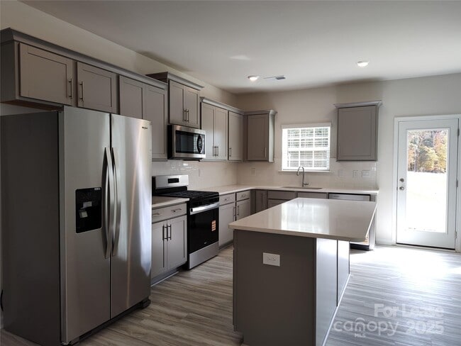 Photo - 1404 Secrest Cmns Dr