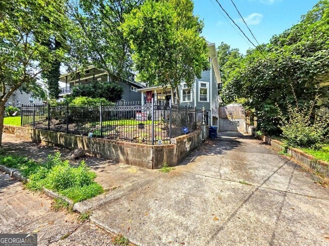 Photo - 324 Brooks Ave NE