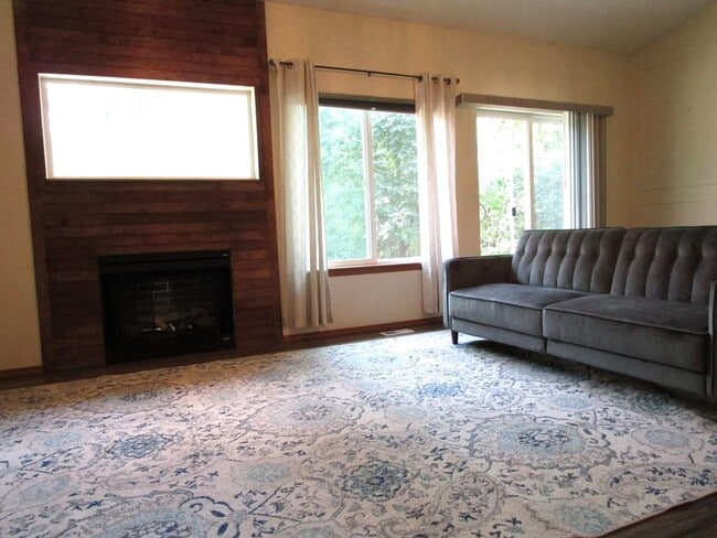 Photo - 3 Bedroom Home in Gig Harbor’s Minterwood