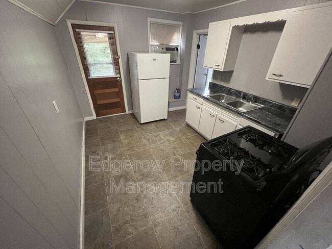 Photo - 919 5th St NW Unit #2