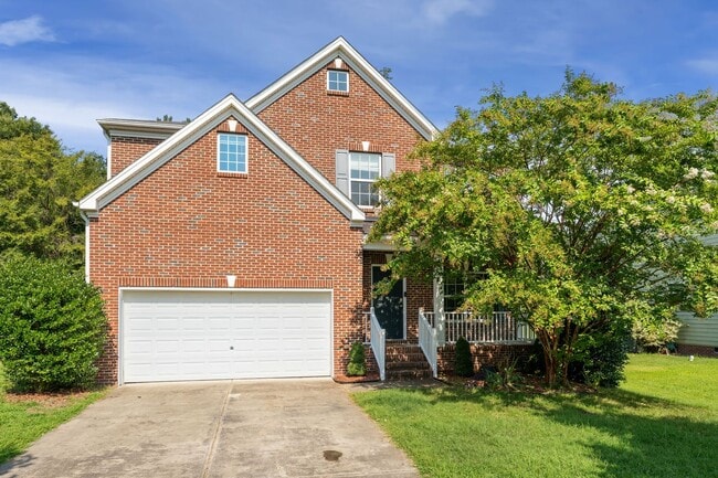 Building Photo - Gorgeous 5 bedroom home with loft + fully fenced yard!