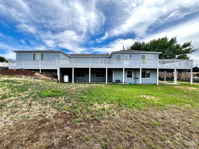 5204 Roza Hill Dr