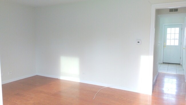 Photo - Cozy Townhome Available right away for living!!