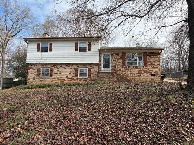 Building Photo - 308 Donna Ave