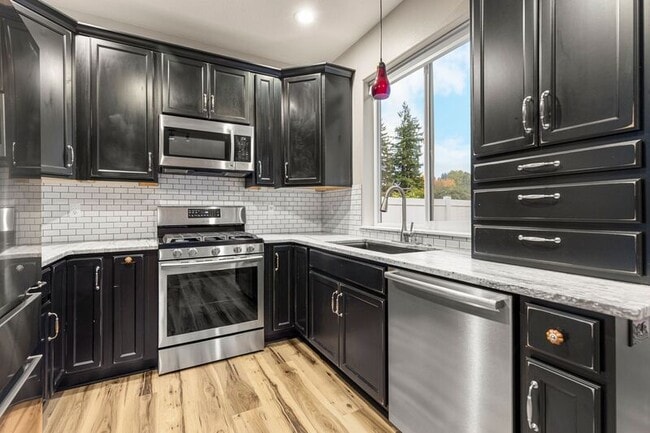 Photo - 18438 SE Stephens St