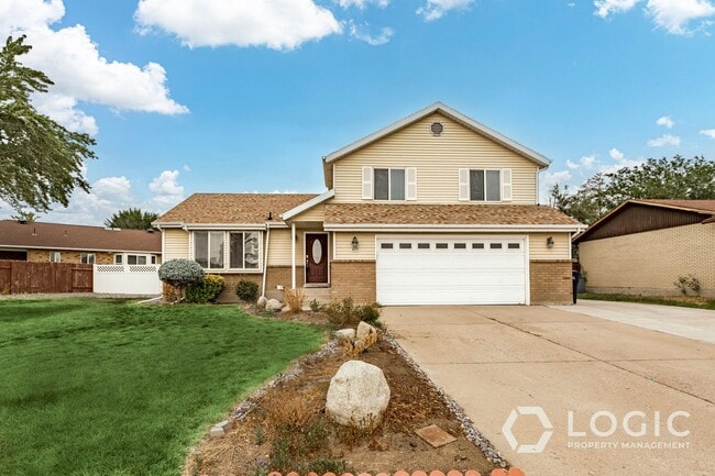 Gorgeous Home in Sandy! - Gorgeous Home in Sandy!