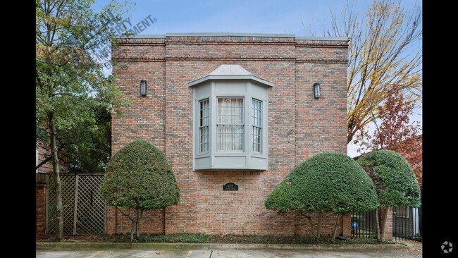 Building Photo - Beautiful 2 BR, 2.5 Bath in Oak Lawn Rental