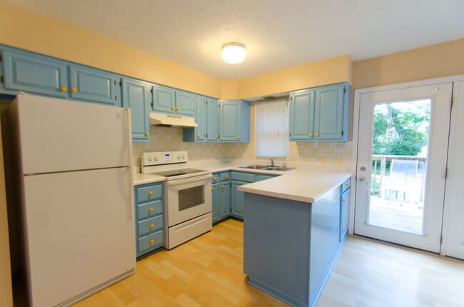 Photo - 4 bedroom, 2.5 bath: Available August 2026!