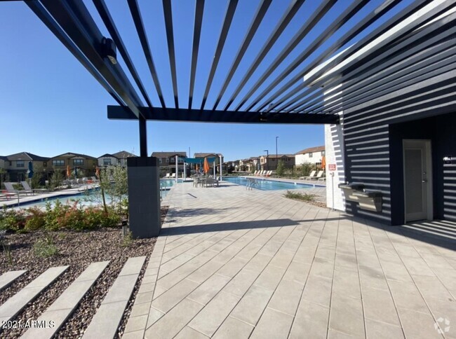 Building Photo - 1099 E Sabino Dr Rental