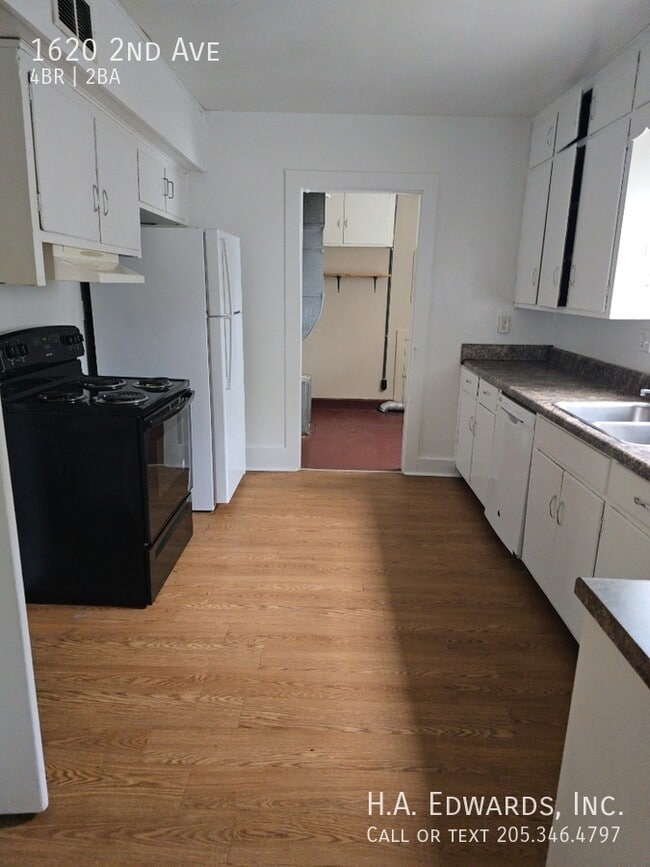 Photo - 1620 2nd Ave