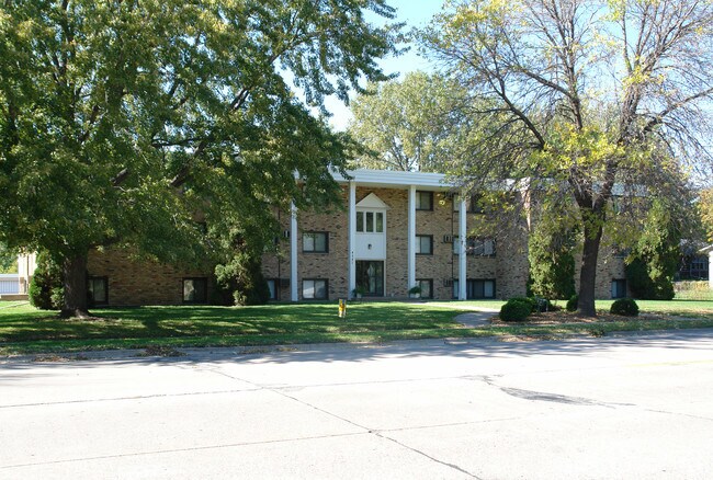 Winnetka Manor Apartments