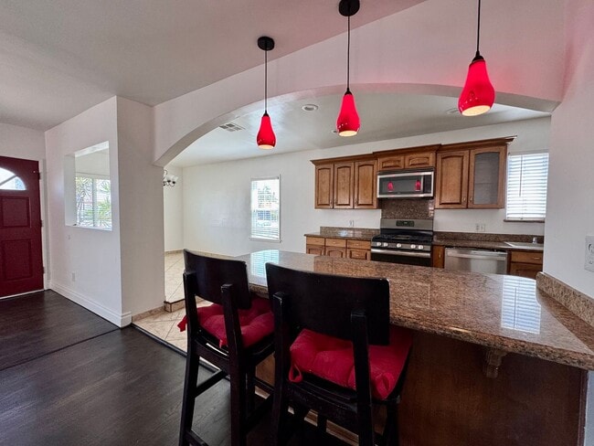 Highly sought-after Del Aire neighborhood! - Highly sought-after Del Aire neighborhood! House