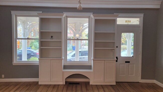 Photo - 808 Summit St