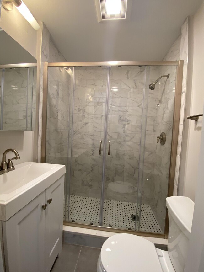 Photo - 16 Saint Germain St Unidad 8