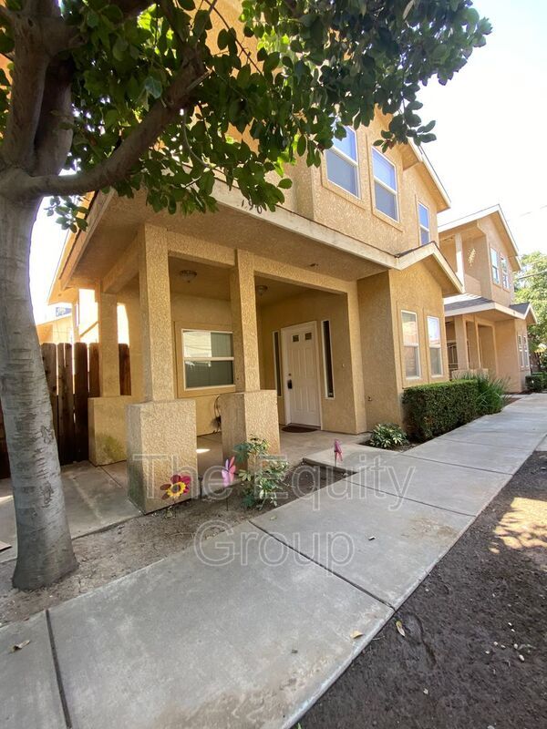 Building Photo - 190 S Filbert Rd Rental