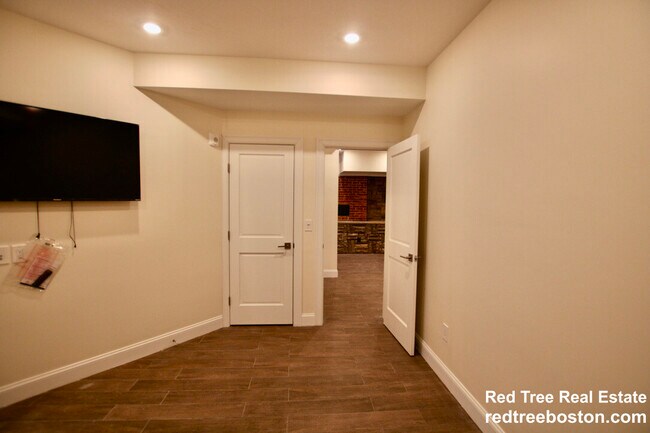 1618 Beacon St