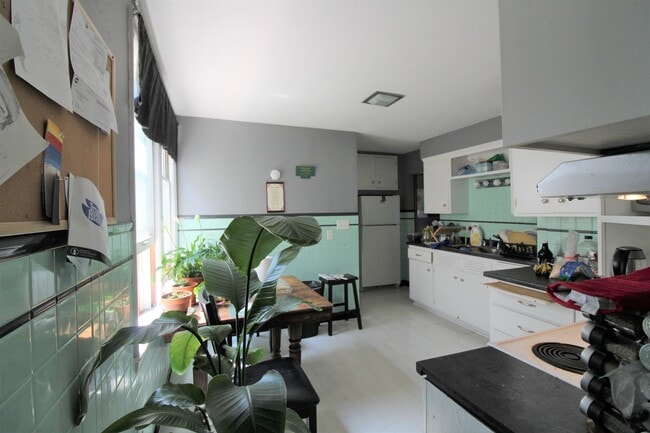 Photo - 2933 N Newhall St Unit A