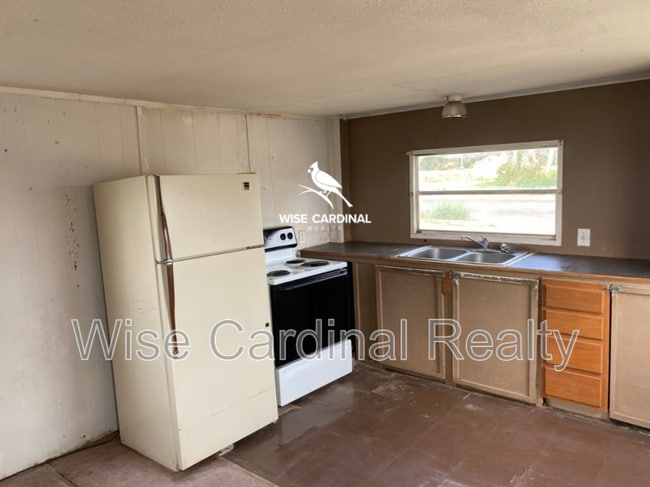 Photo - 502 N Avenue F