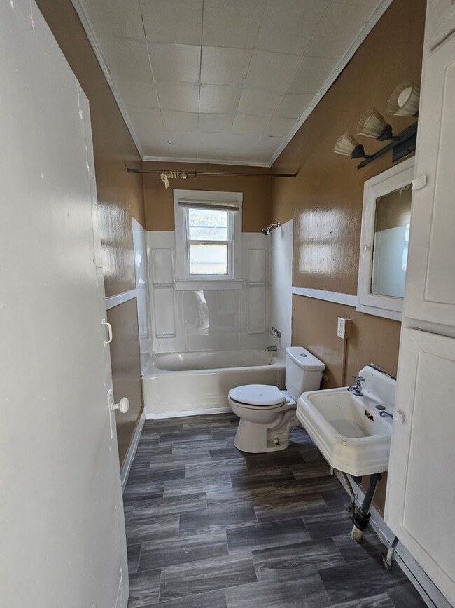 Photo - 706 Spring St Unit Lower