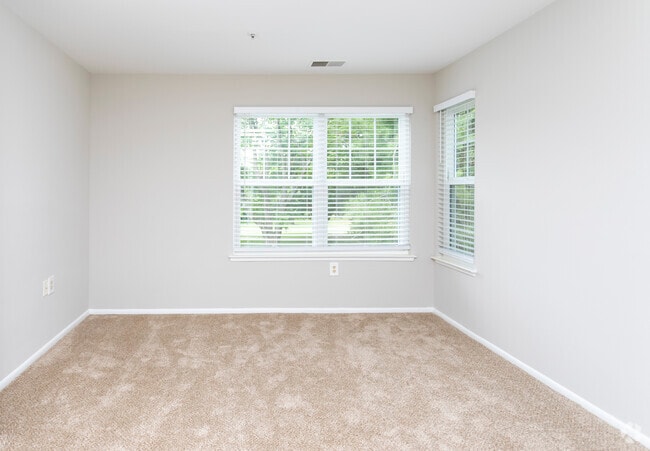 2BR, 2BA - 966 SF