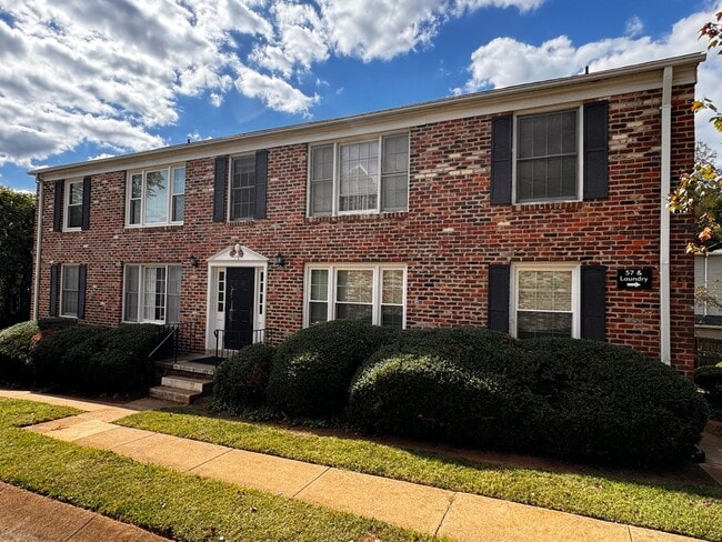Building Photo - Renovated Condo near Stonefield Shopping! ...