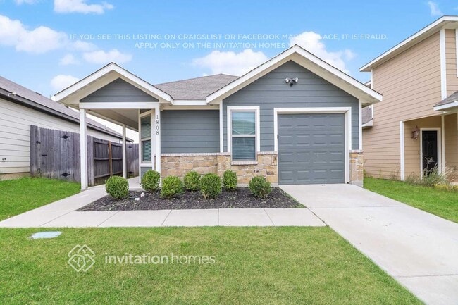 Building Photo - 1808 Wickham Dr