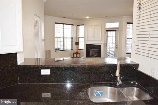 Building Photo - 2310 14th St N Unit 7