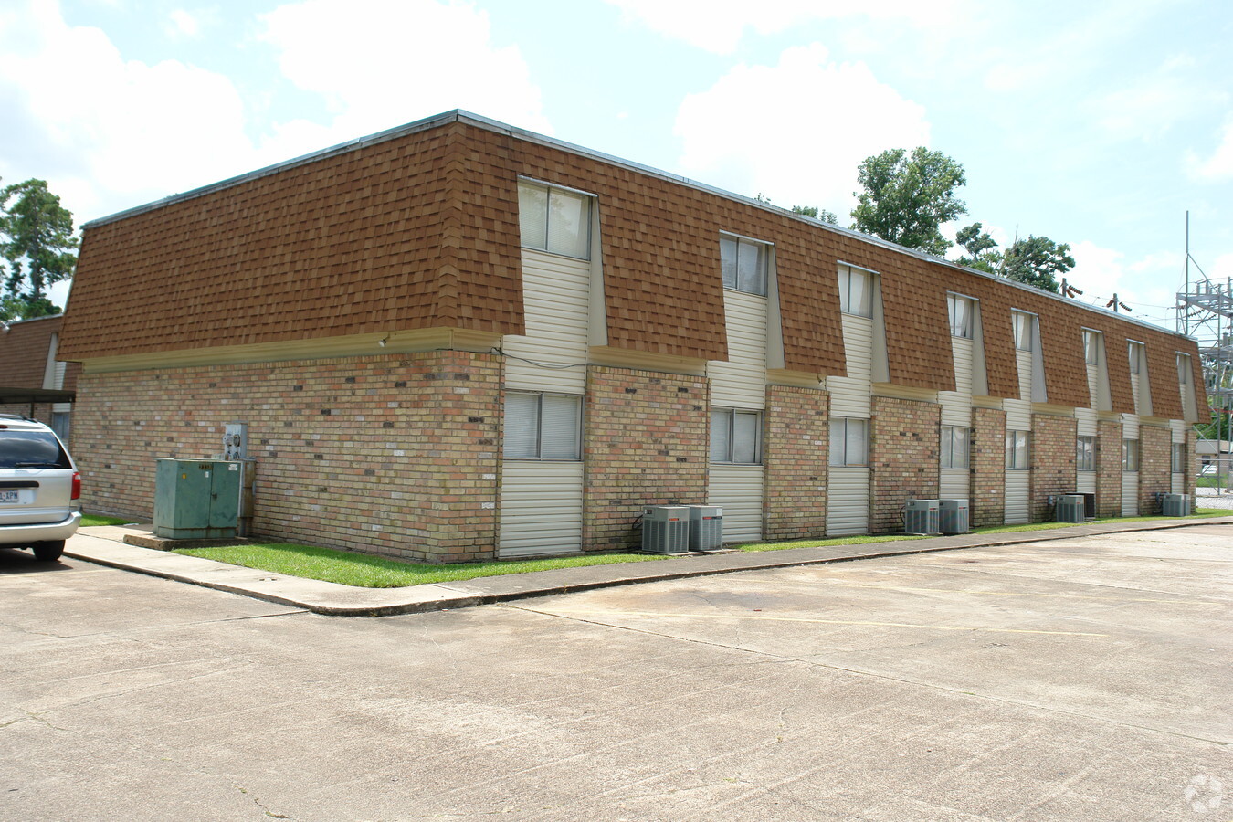 Hyde Park West Apartments - Hyde Park West Apartments