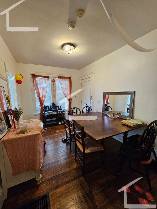 Photo - Nice 3 bed in Allston......